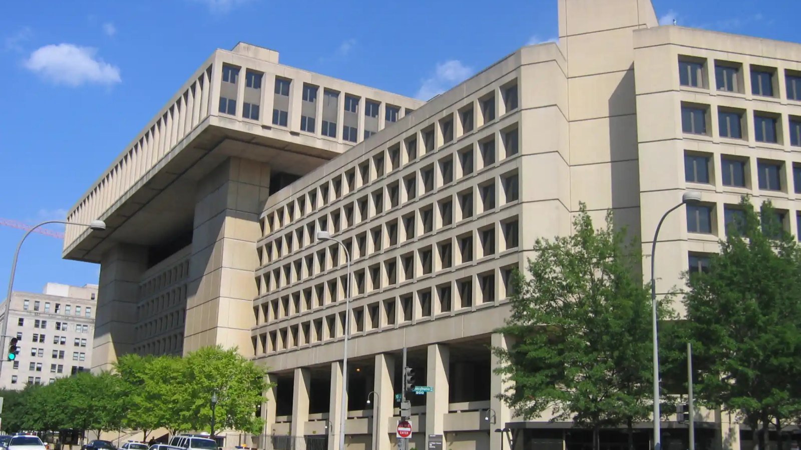FBI涉移民执法人员遇袭案件调查分工引争议 联邦部门否认政策改变