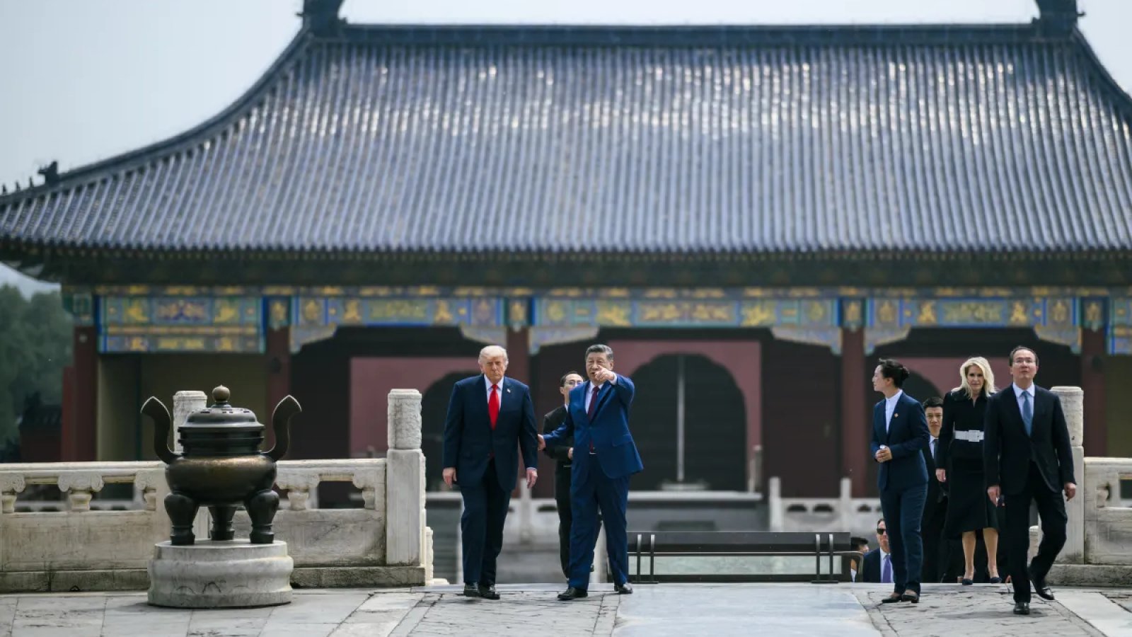 习近平任期横跨多国首脑更替，中国最高权力机制受审视