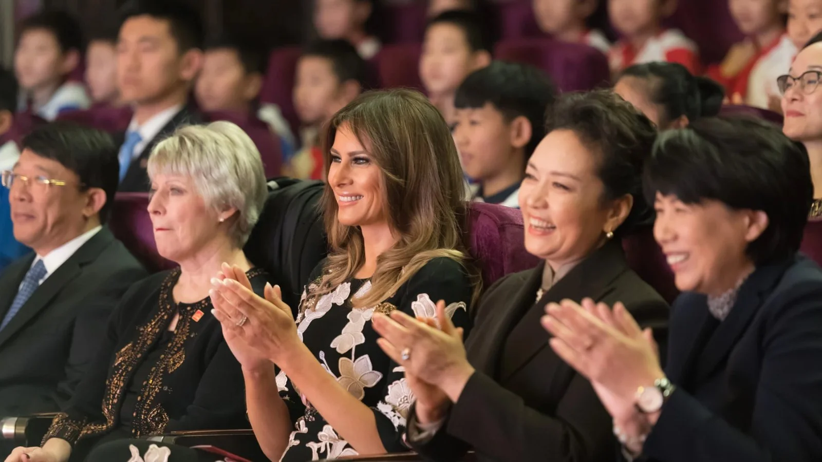 从宋美龄国会演讲到彭丽媛访美：八十多年后的中国“夫人外交”