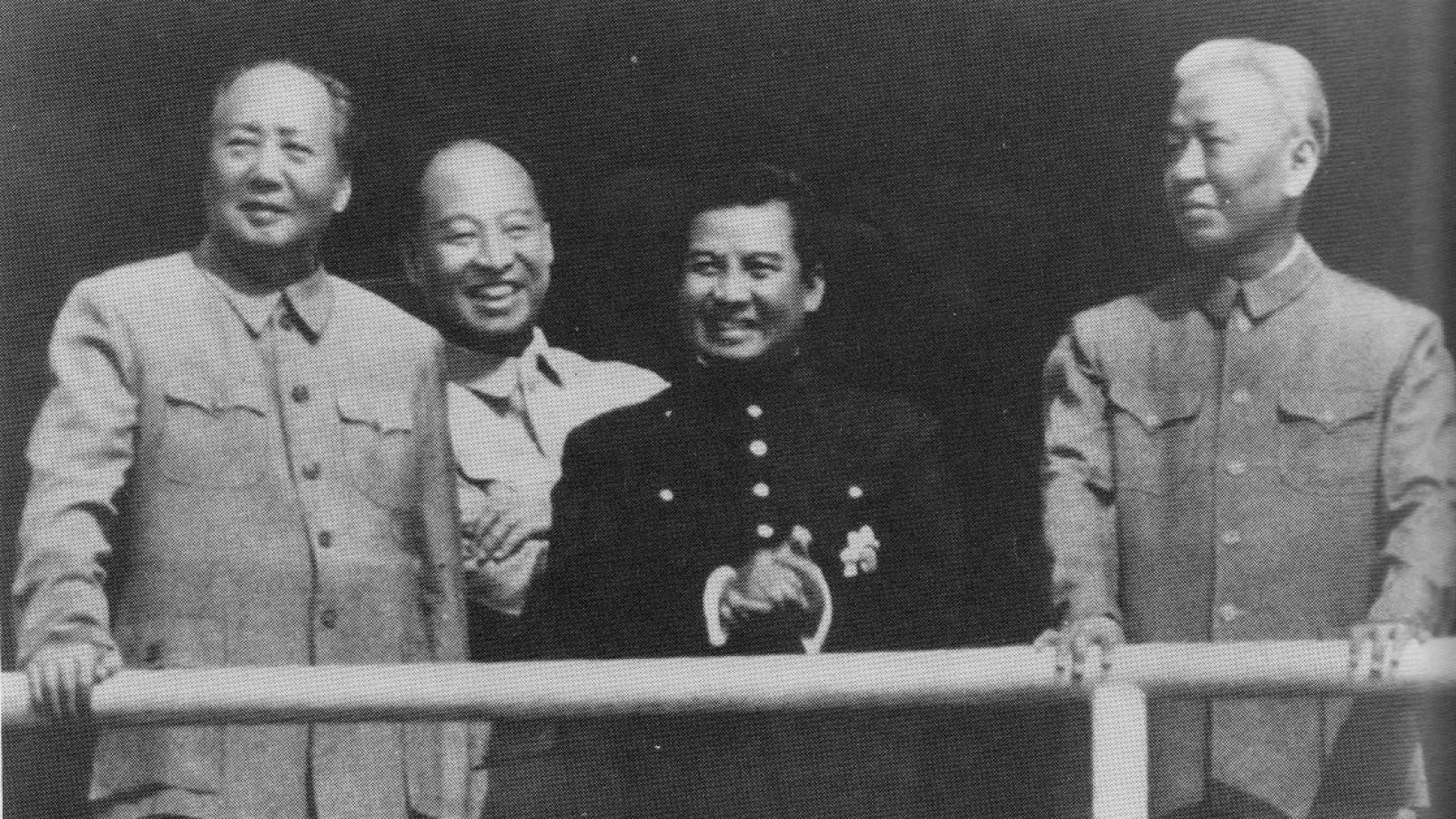 从革命援助到外交转向：中国在东南亚输出革命的三十年