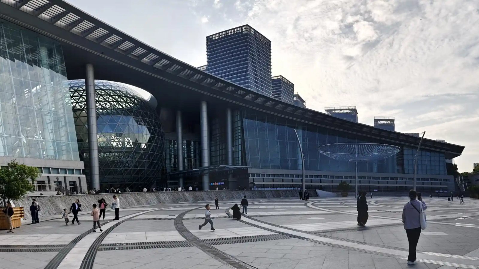 中国科技制造优势扩大，美国关键供应链依赖风险升高